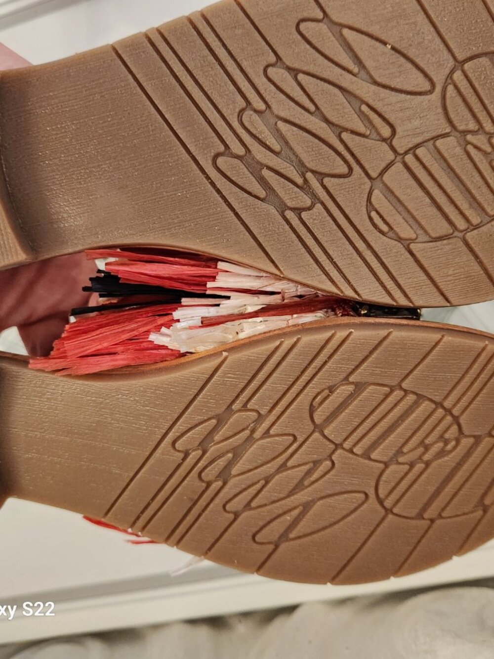 Kenneth Cole NY "Heron" Red Multi Fringe Sandals. NIB. Size 9 - Picture 9 of 11